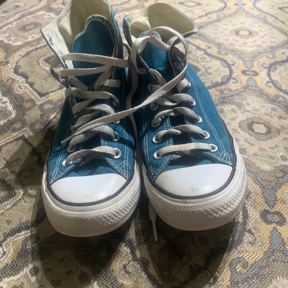 Converse all star chuck Taylor blue high top sneakers
Near new